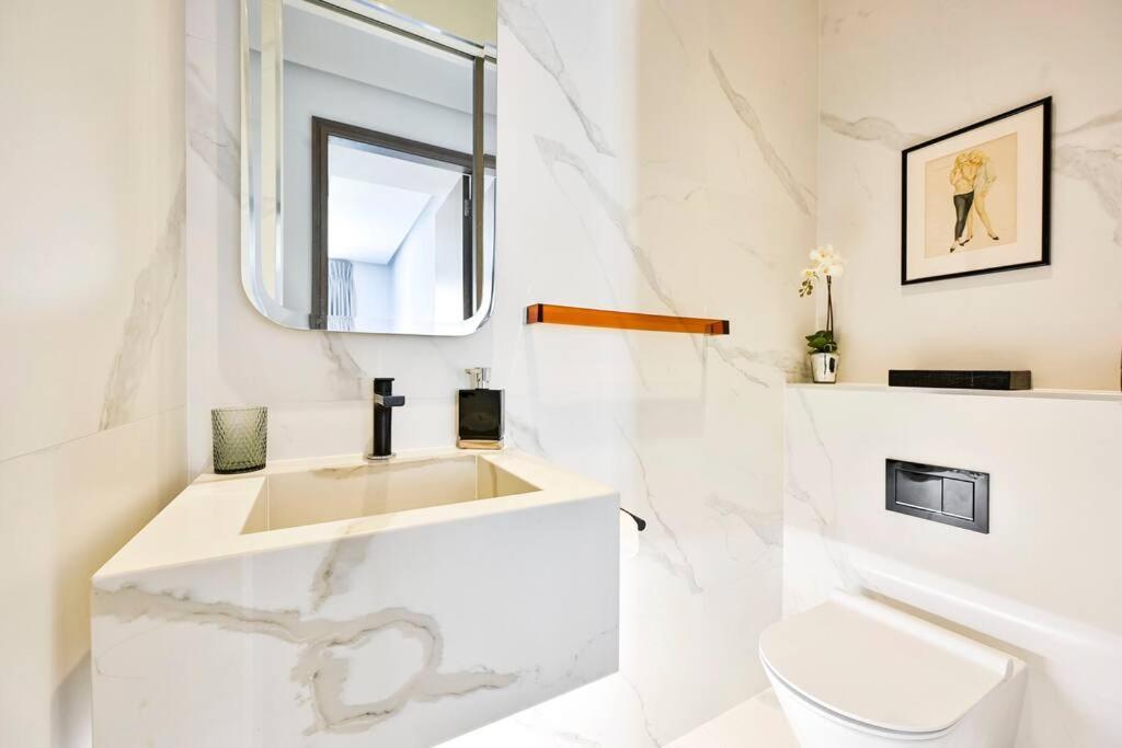 Apartment The Best Of Soho 4 People - Chekprofile London